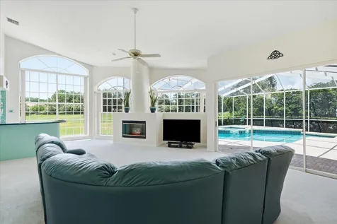 85 Kelleys Trail Oldsmar FL 34677