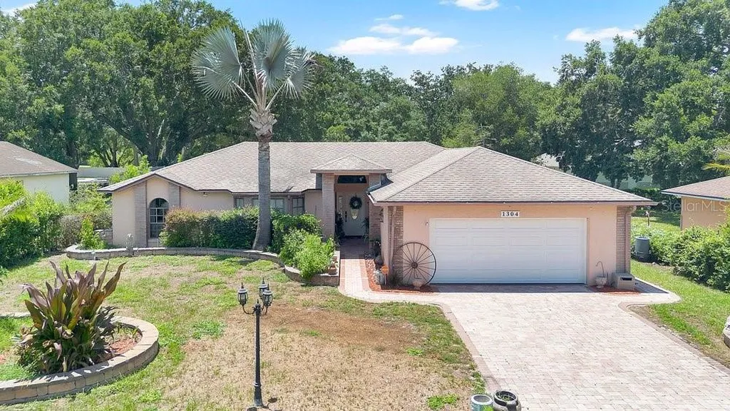 1304 Ariana Woods Circle Auburndale FL 33823