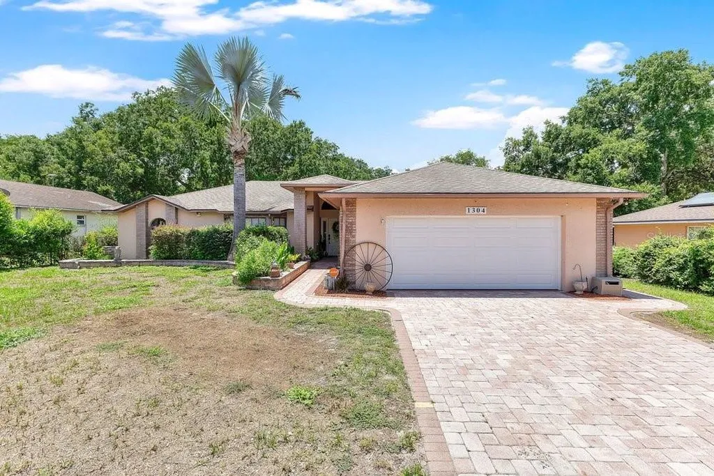 1304 Ariana Woods Circle Auburndale FL 33823
