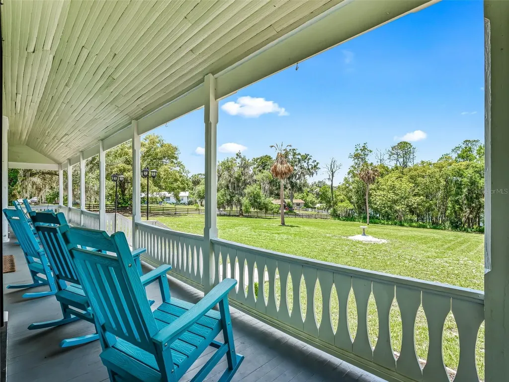 511 E Mirror Lake Drive Fruitland Park FL 34731