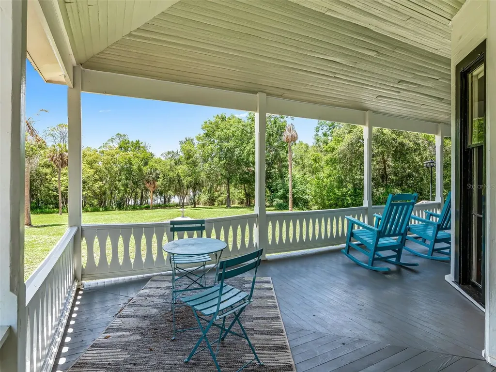 511 E Mirror Lake Drive Fruitland Park FL 34731