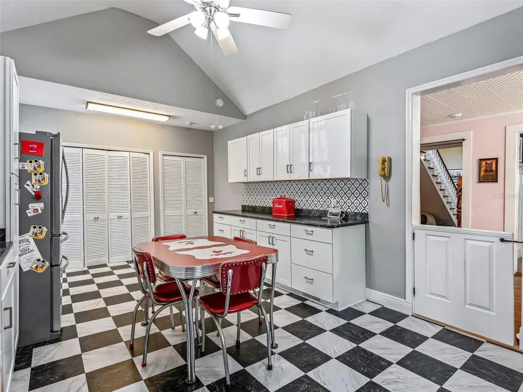511 E Mirror Lake Drive Fruitland Park FL 34731