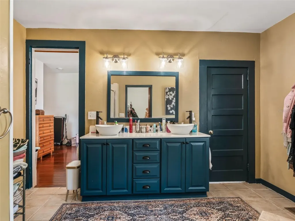 511 E Mirror Lake Drive Fruitland Park FL 34731