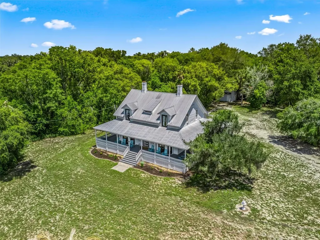 511 E Mirror Lake Drive Fruitland Park FL 34731