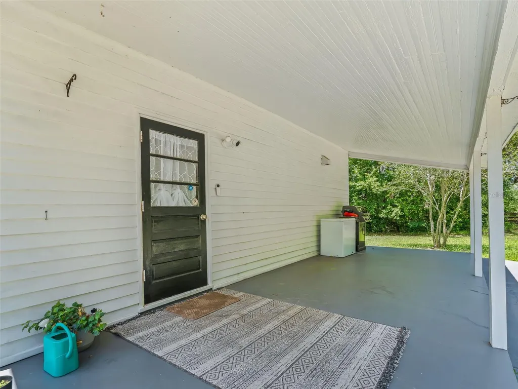 511 E Mirror Lake Drive Fruitland Park FL 34731