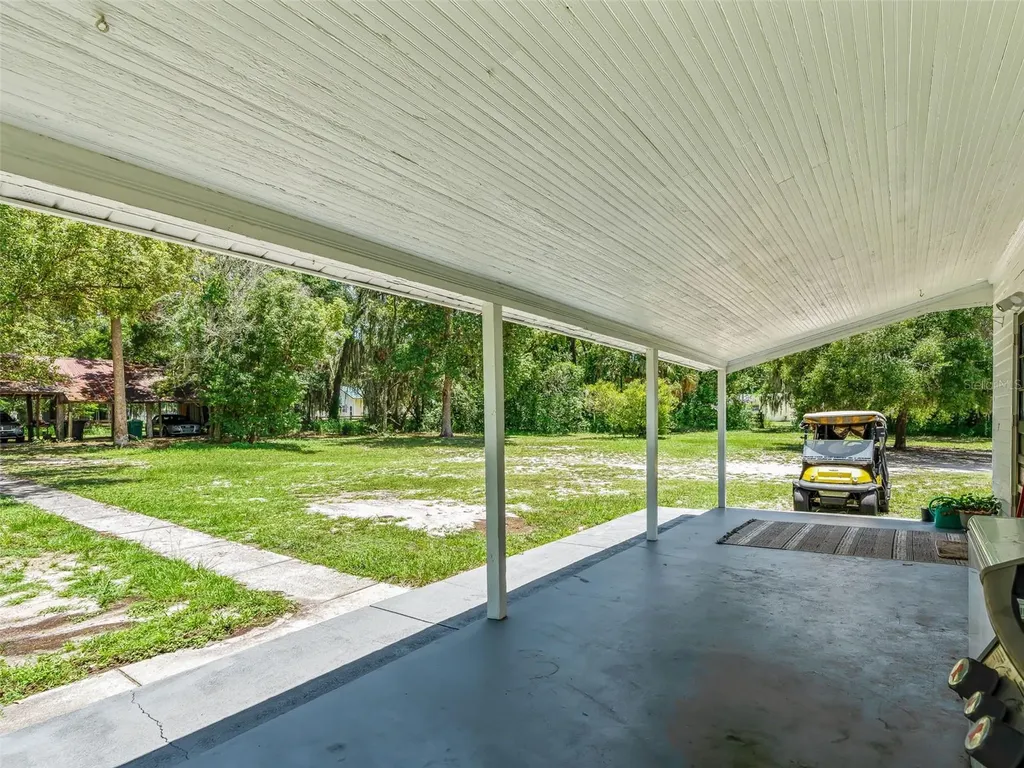 511 E Mirror Lake Drive Fruitland Park FL 34731