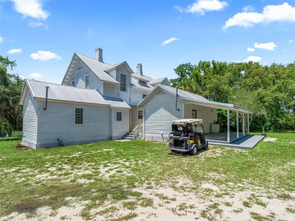 511 E Mirror Lake Drive Fruitland Park FL 34731