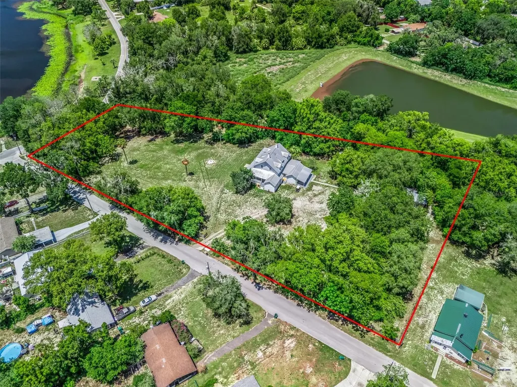 511 E Mirror Lake Drive Fruitland Park FL 34731