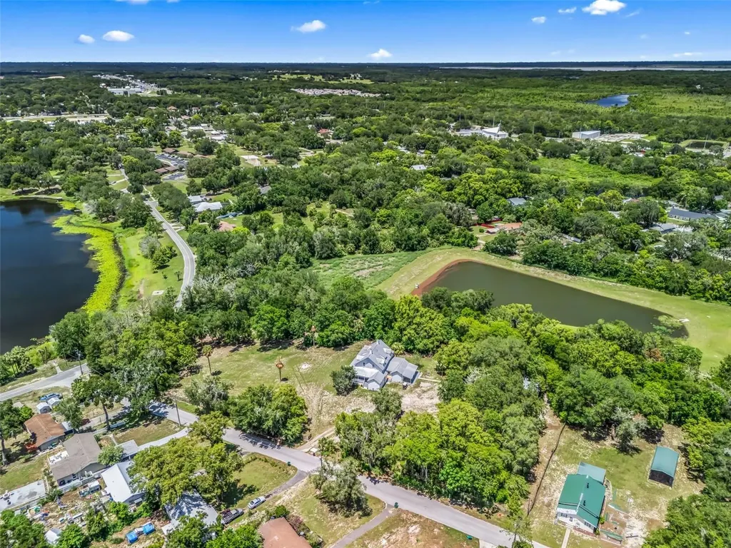 511 E Mirror Lake Drive Fruitland Park FL 34731