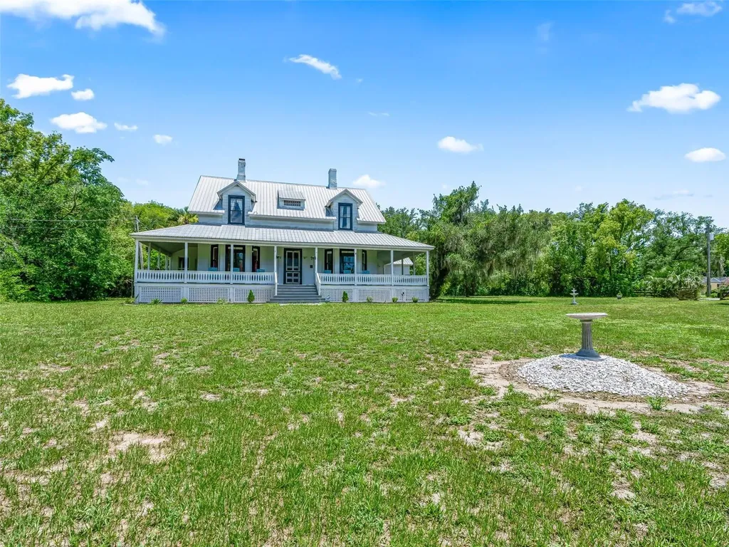 511 E Mirror Lake Drive Fruitland Park FL 34731