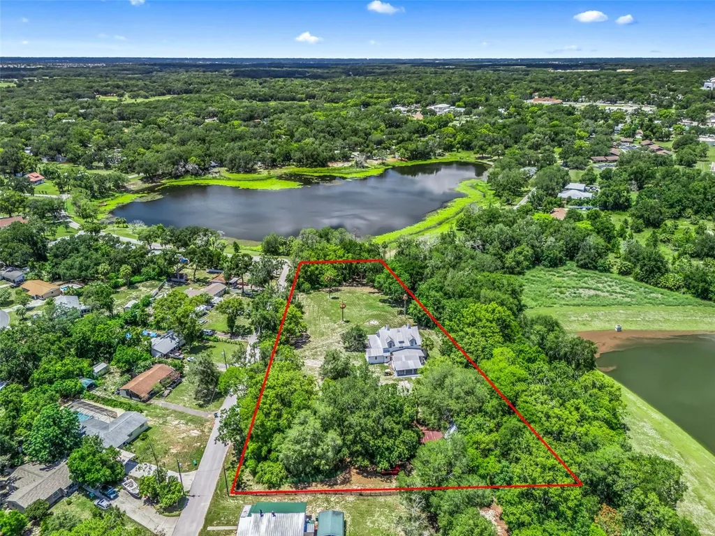 511 E Mirror Lake Drive Fruitland Park FL 34731