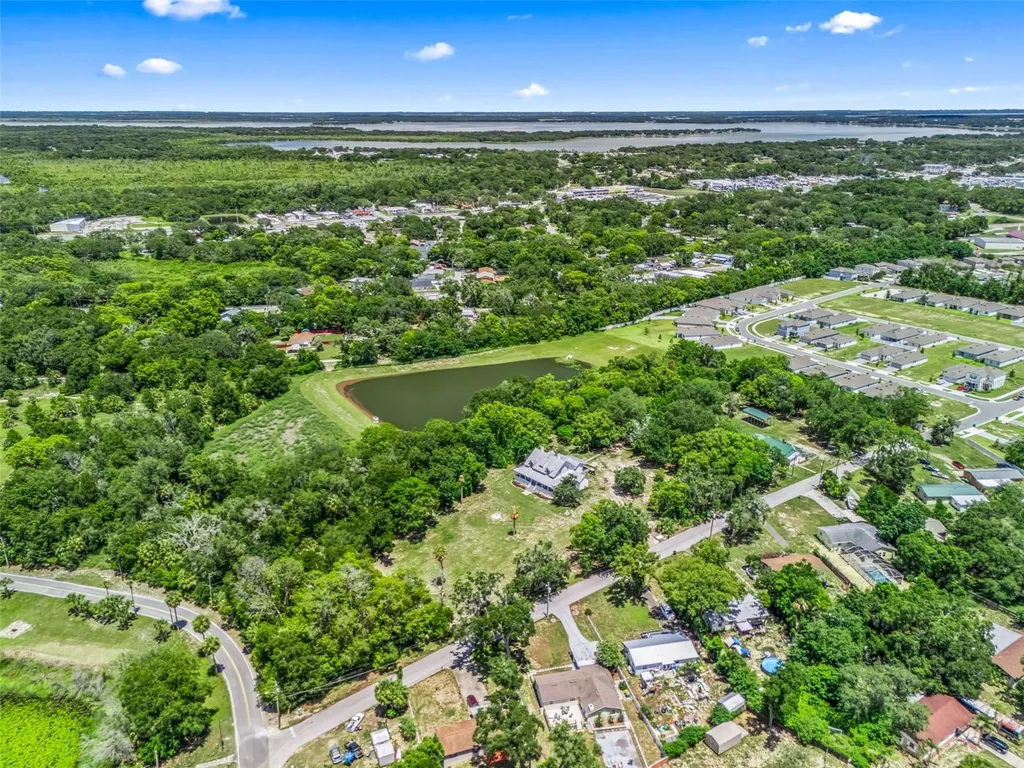 511 E Mirror Lake Drive Fruitland Park FL 34731