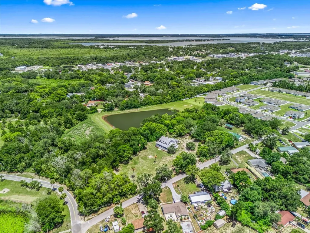 511 E Mirror Lake Drive Fruitland Park FL 34731