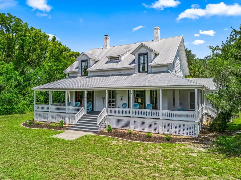 511 E Mirror Lake Drive Fruitland Park FL 34731