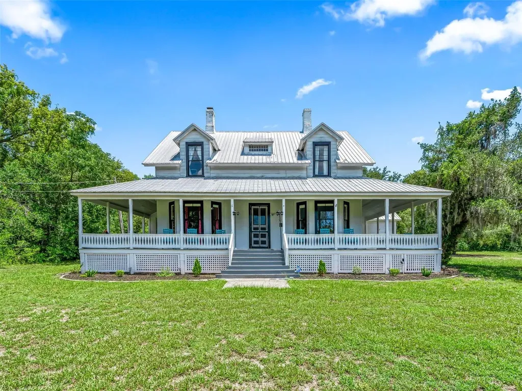 511 E Mirror Lake Drive Fruitland Park FL 34731