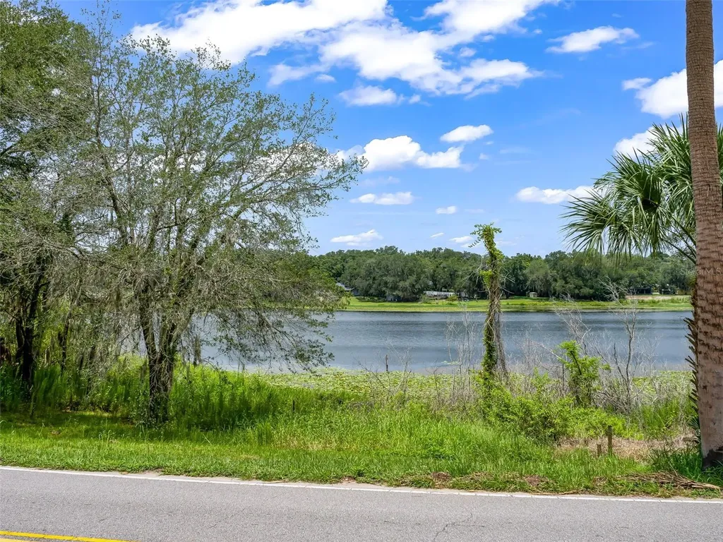 511 E Mirror Lake Drive Fruitland Park FL 34731