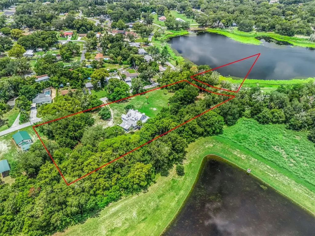 511 E Mirror Lake Drive Fruitland Park FL 34731