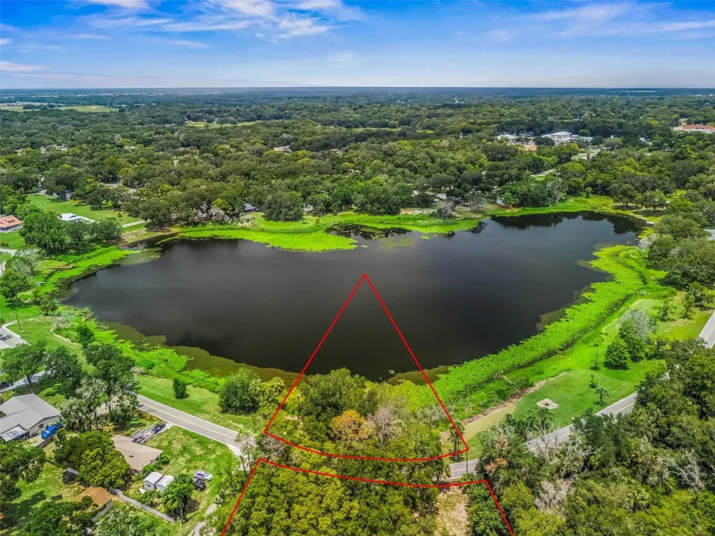 511 E Mirror Lake Drive Fruitland Park FL 34731