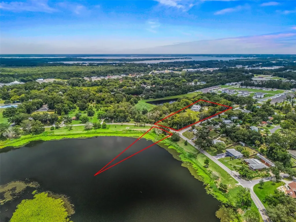 511 E Mirror Lake Drive Fruitland Park FL 34731