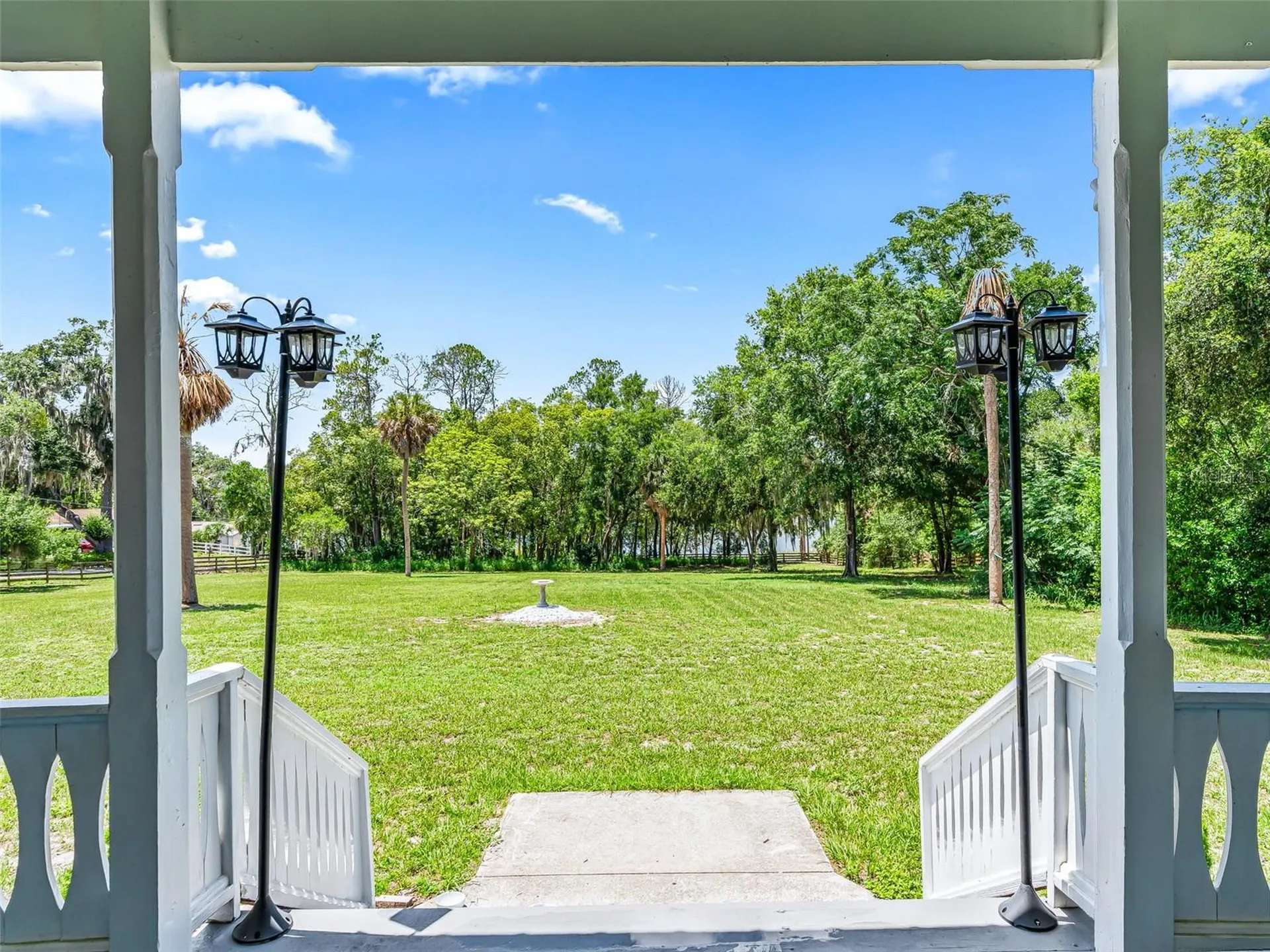511 E Mirror Lake Drive Fruitland Park FL 34731