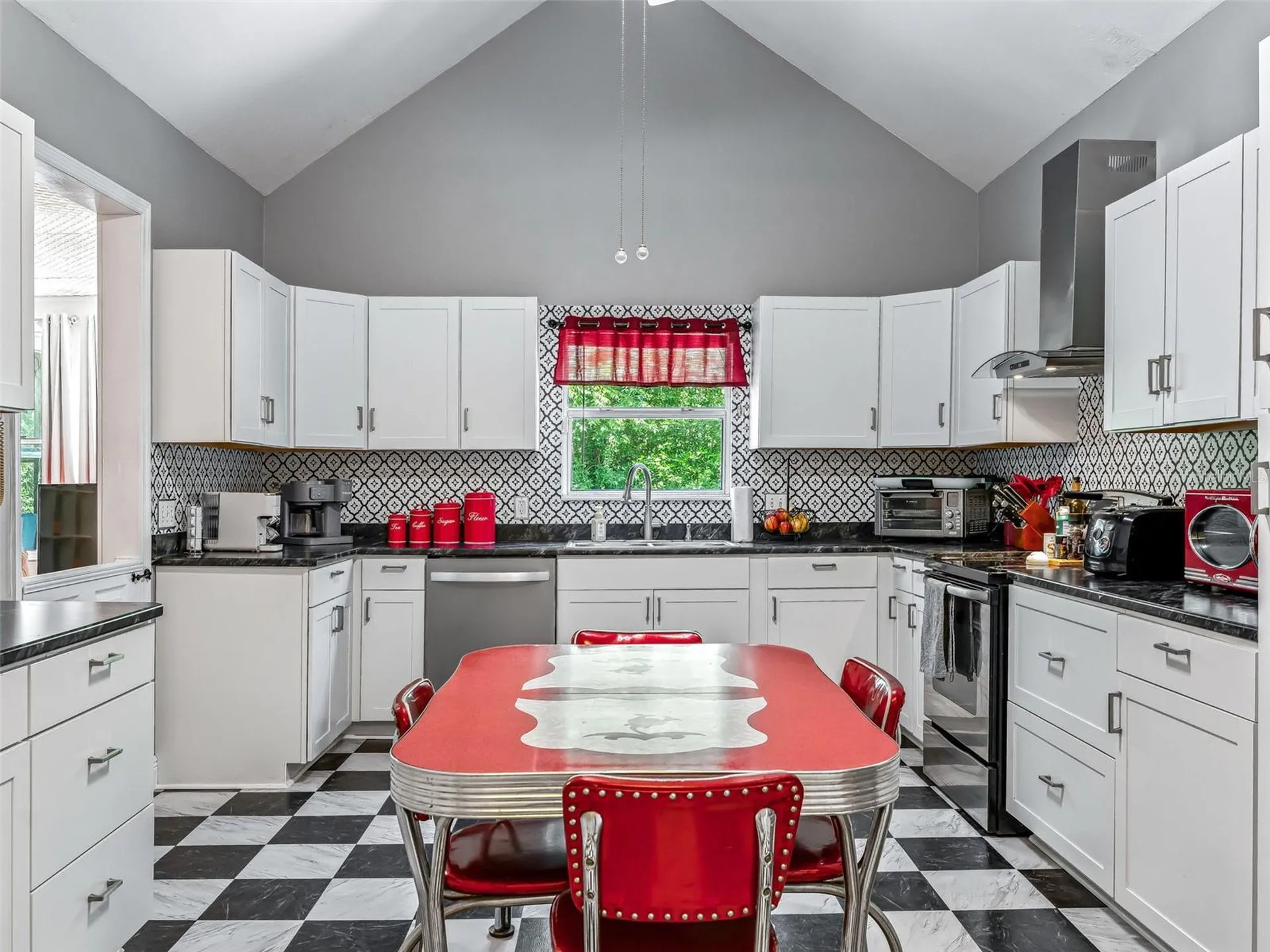 511 E Mirror Lake Drive Fruitland Park FL 34731