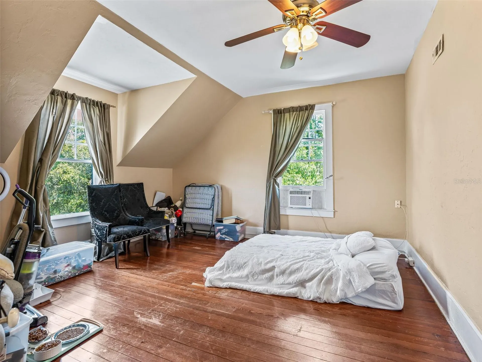 511 E Mirror Lake Drive Fruitland Park FL 34731