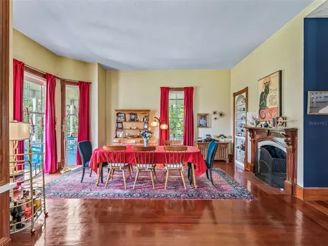 511 E Mirror Lake Drive Fruitland Park FL 34731