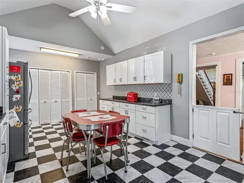 511 E Mirror Lake Drive Fruitland Park FL 34731