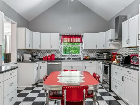 511 E Mirror Lake Drive Fruitland Park FL 34731