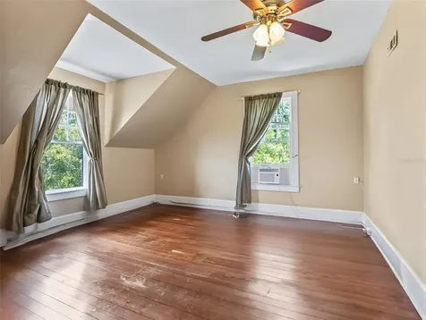 511 E Mirror Lake Drive Fruitland Park FL 34731