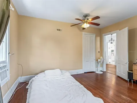 511 E Mirror Lake Drive Fruitland Park FL 34731