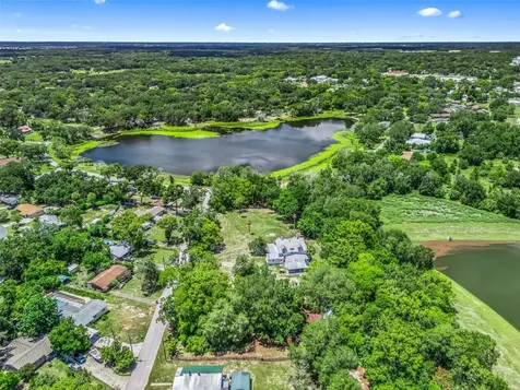 511 E Mirror Lake Drive Fruitland Park FL 34731