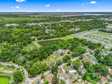 511 E Mirror Lake Drive Fruitland Park FL 34731