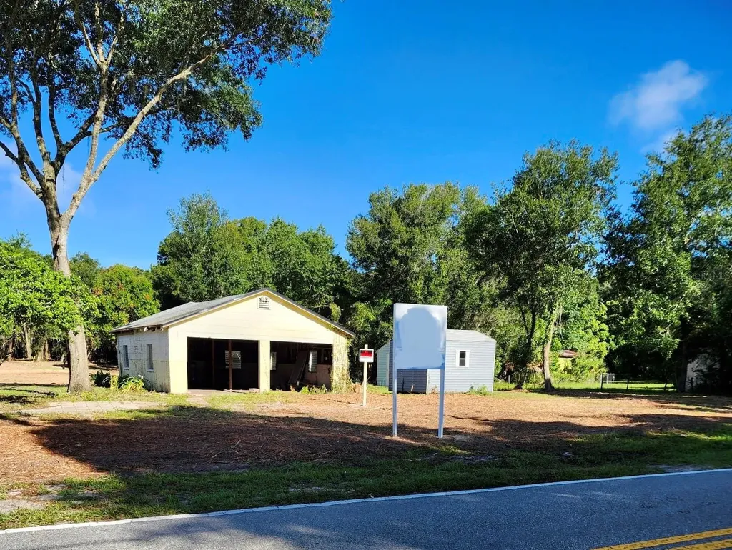 450 Old Geneva Road Geneva FL 32732