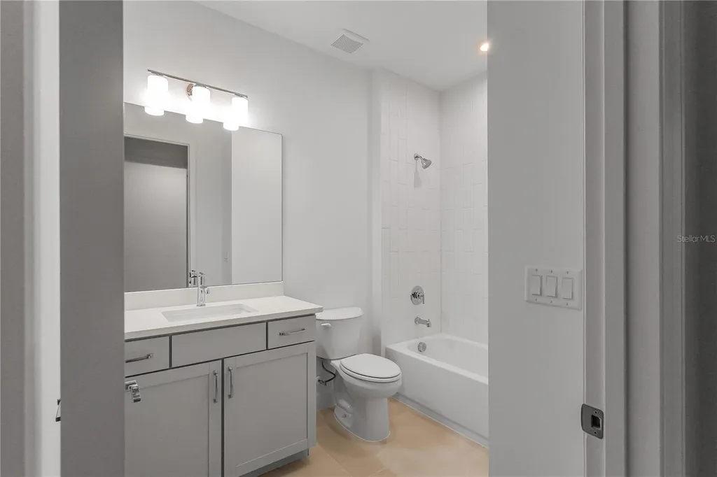 1615 Bellagio Loop Tavares FL 32778