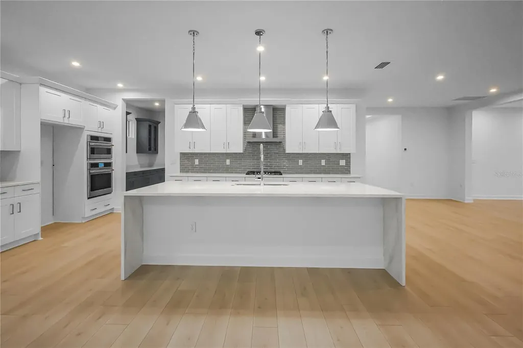1615 Bellagio Loop Tavares FL 32778