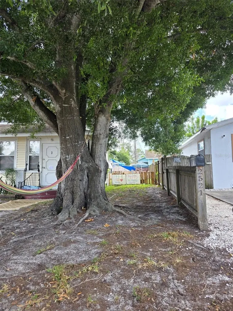 2517 19th Avenue W Bradenton FL 34205