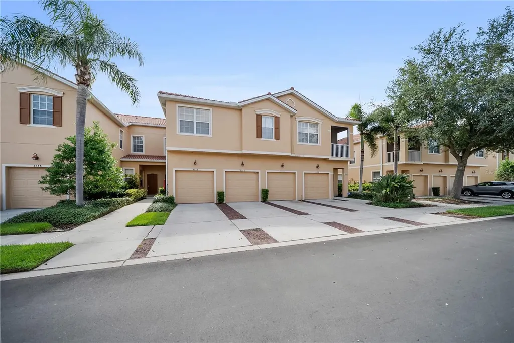 3760 Parkridge Circle Sarasota FL 34243