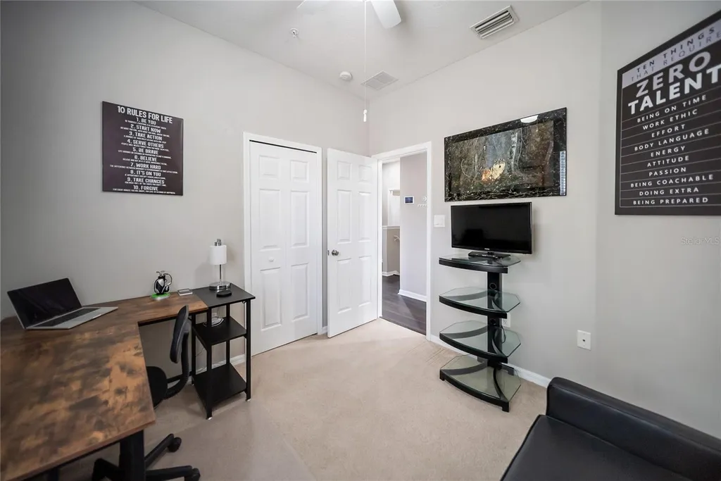 3760 Parkridge Circle Sarasota FL 34243