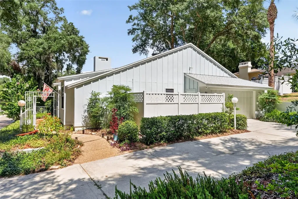 21 Townhill Drive Eustis FL 32726