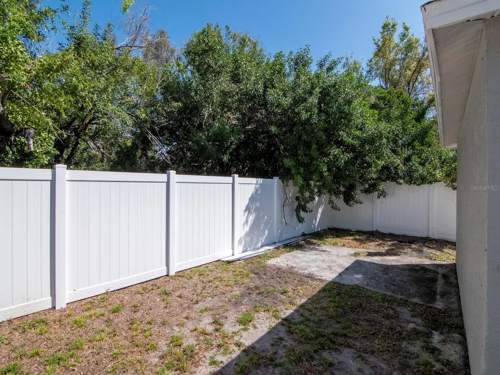 1207 62nd Avenue E Bradenton FL 34203