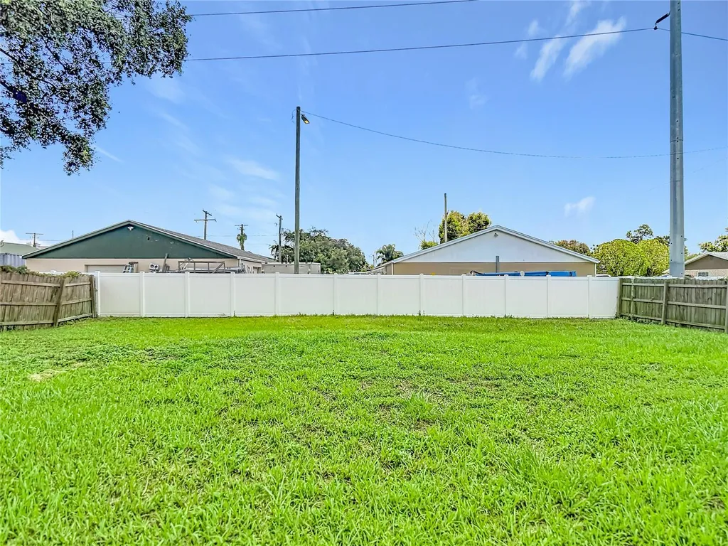 14800 11th Street Dade City FL 33523