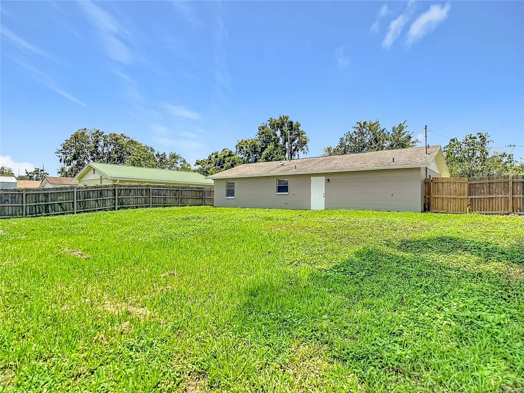 14800 11th Street Dade City FL 33523