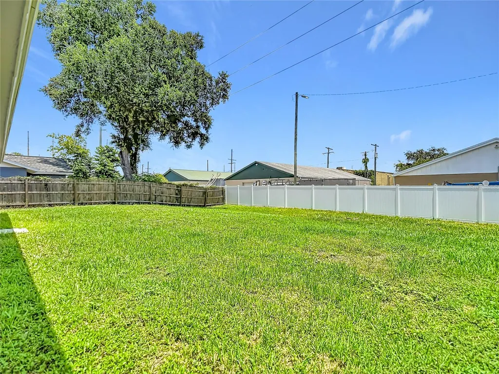 14800 11th Street Dade City FL 33523