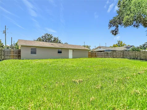 14800 11th Street Dade City FL 33523