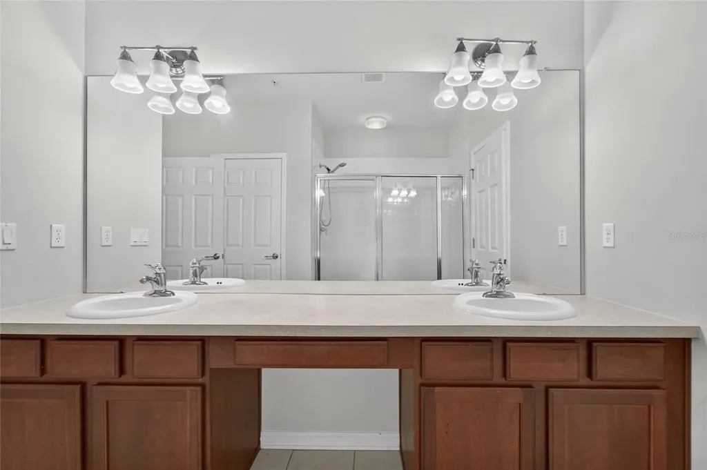 2005 River Turia Circle Riverview FL 33578