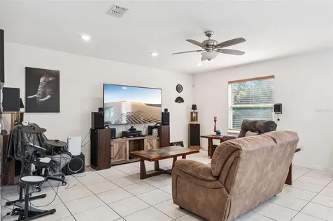 1995 5th Avenue Deland FL 32724
