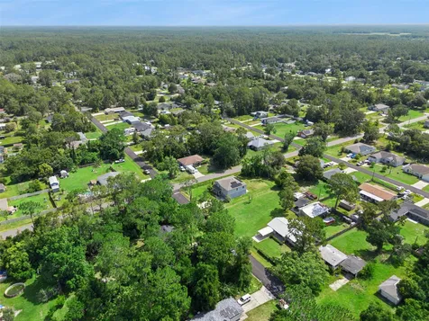 1995 5th Avenue Deland FL 32724