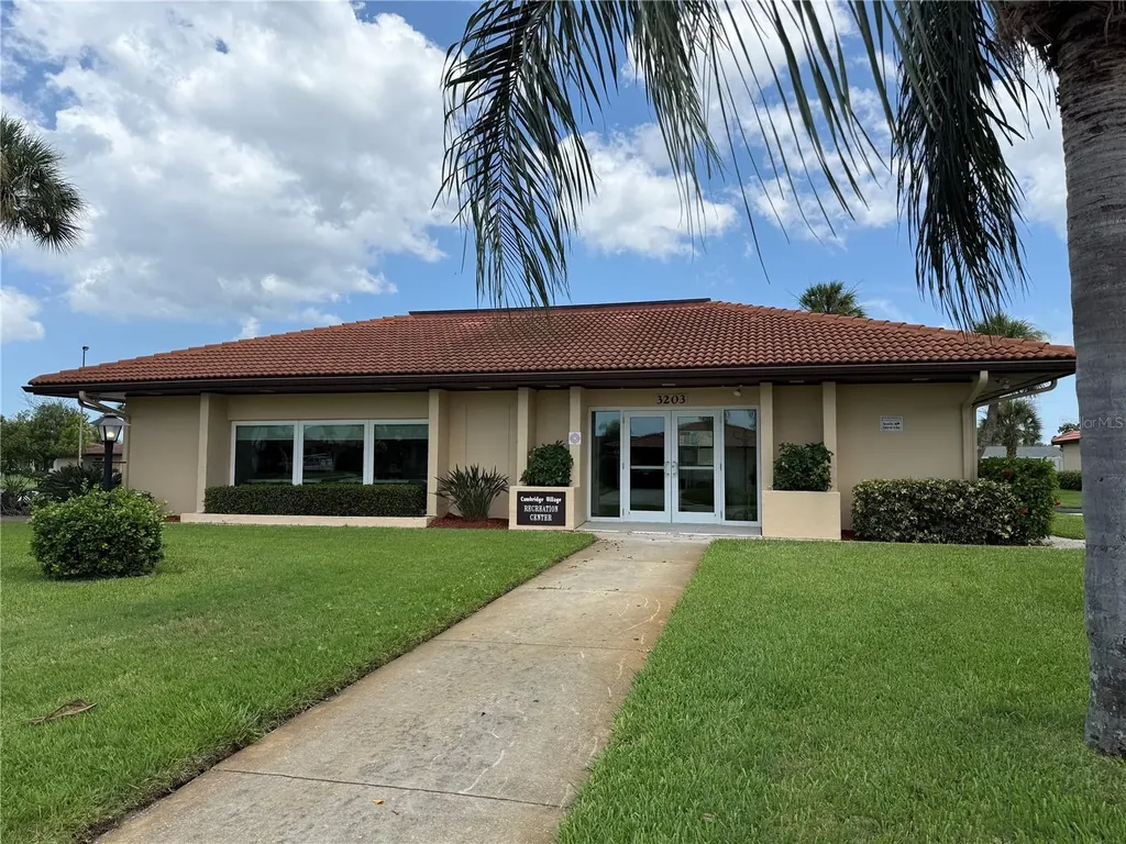 3210 Cambridge Avenue Bradenton FL 34207