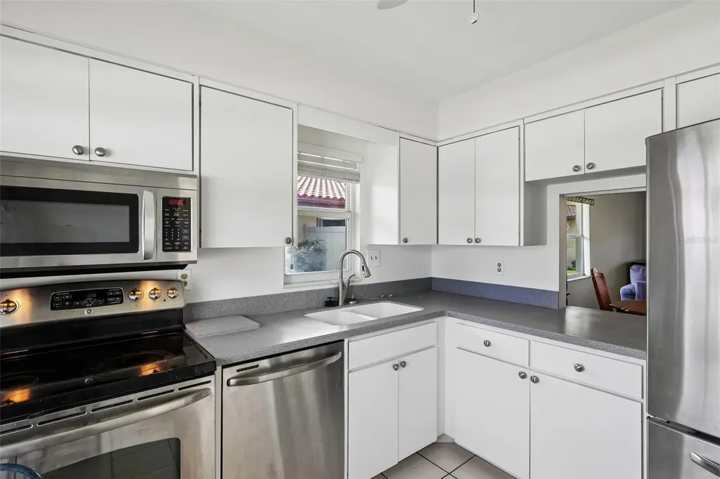 3210 Cambridge Avenue Bradenton FL 34207